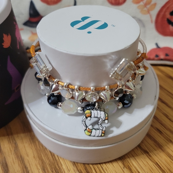 Bomb party Halloween "shimmering candy fangs" - Picture 1 of 5